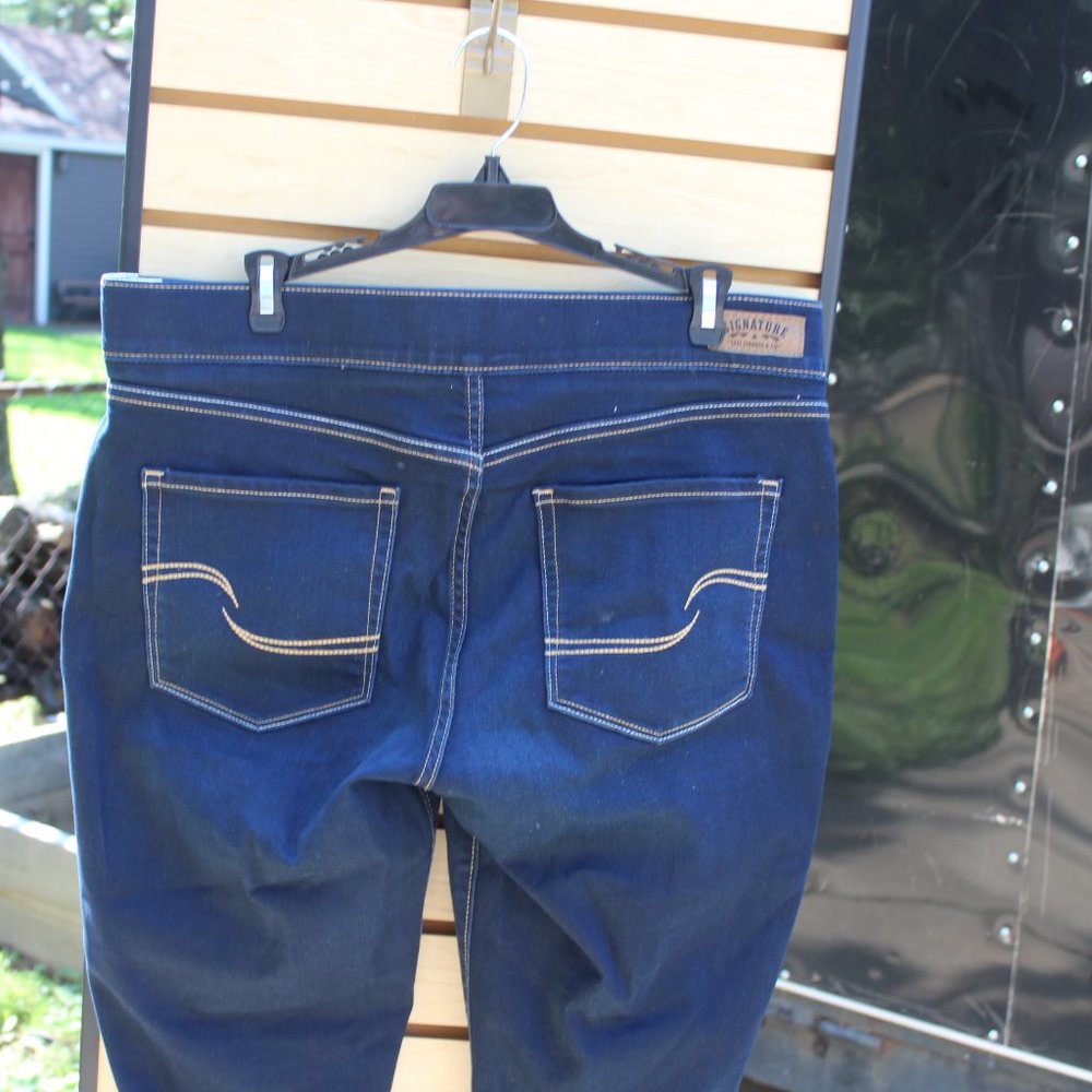 Levi Strauss Signature Modern Pull-On Capri Women's Size 16 - Picture 5 of 9